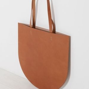 SARA BARNER Thompson Tote TAN Brand New!
